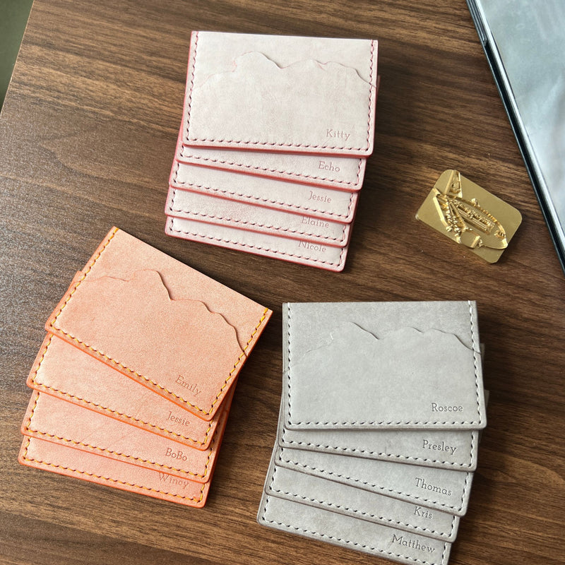 HATO Leather 訂製皮革禮品，提供多款皮色設計，可印品牌LOGO，適合品牌推廣、活動紀念、展會禮品及公司員工禮物大量訂製。