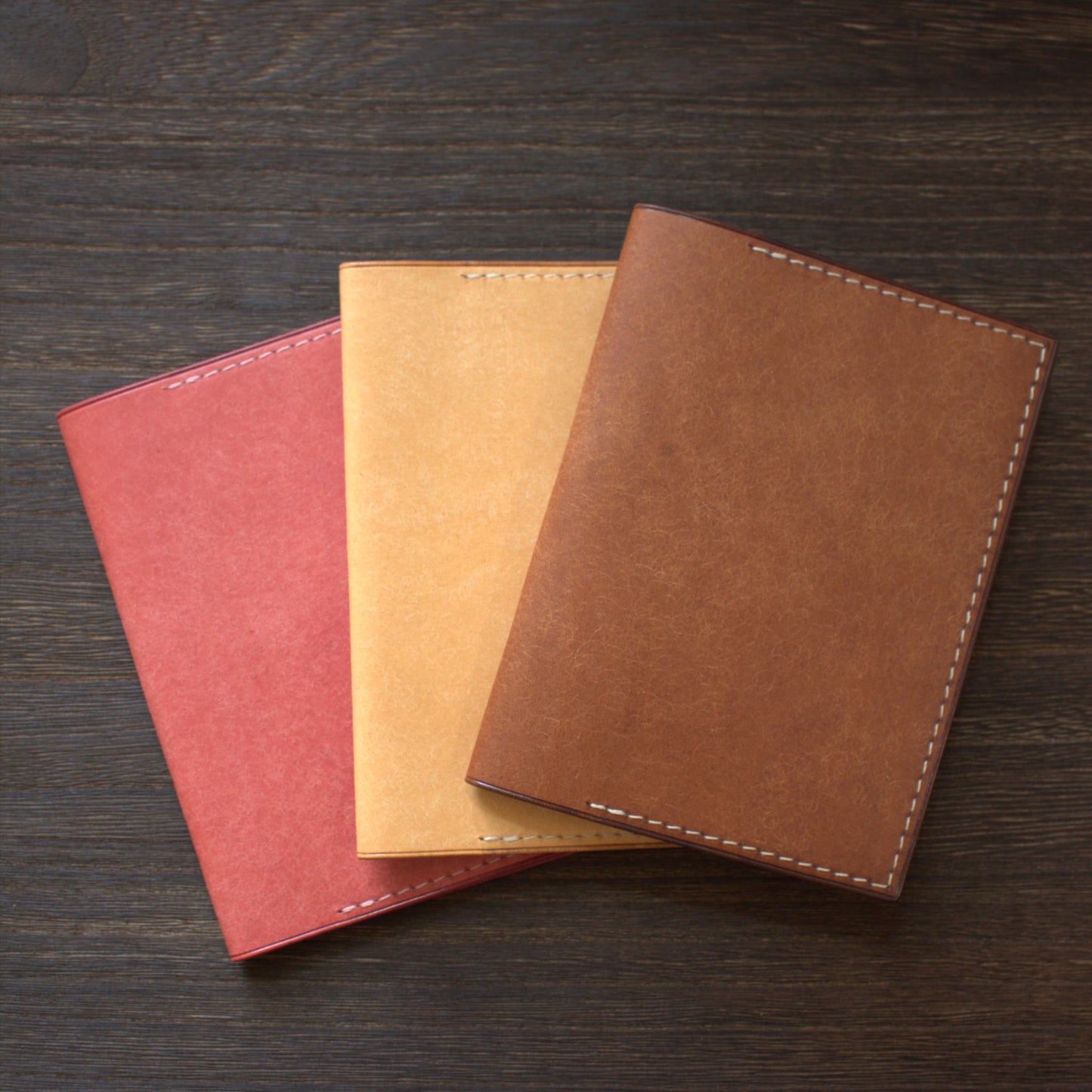 獅子山手工皮革護照套封面 - Hato Leather